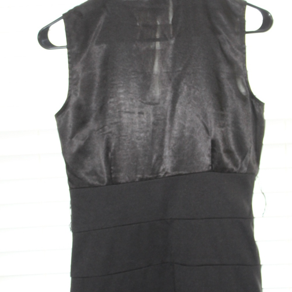 Dress - Picture 4 of 8